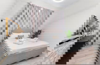 Foto 3 - Waves - Stylish 1BR in JVC with Balcony & Pool