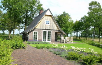 Foto 3 - Beautiful House With Garden