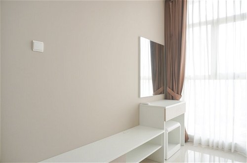 Photo 3 - Spacious And Gorgeous 1Br Ciputra International Apartment