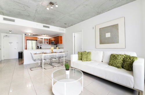 Photo 13 - Awesome Family Apt W Pool Midblock Miami