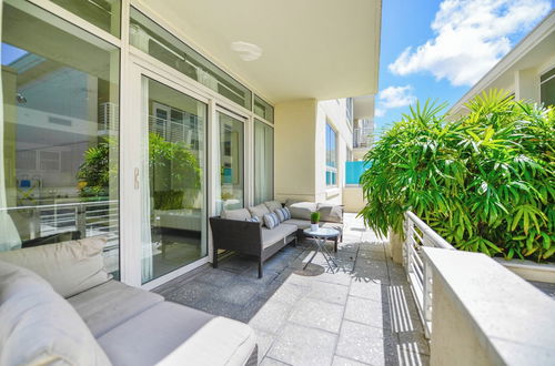 Photo 15 - Awesome Family Apt W Pool Midblock Miami