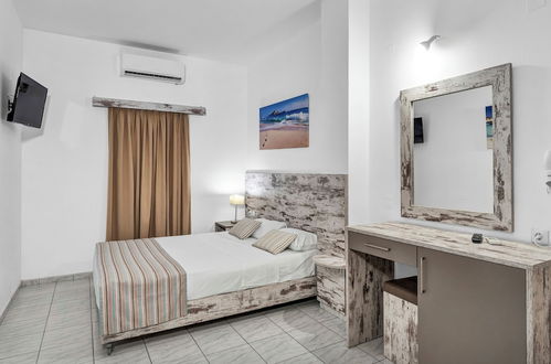 Photo 5 - Evina Rooms & Suites