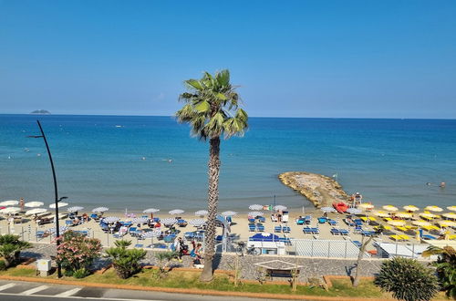 Photo 17 - Laigueglia Beach