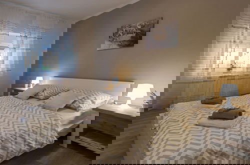 Photo 12 - Holiday House With Private Pool and Balcony