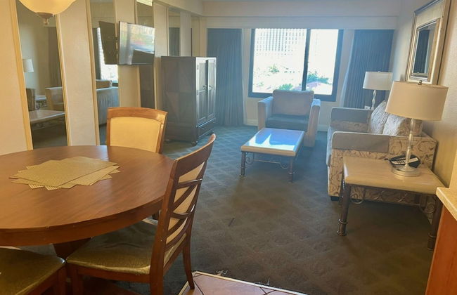 Jockey Resort Suites Center Strip - Photo 31
