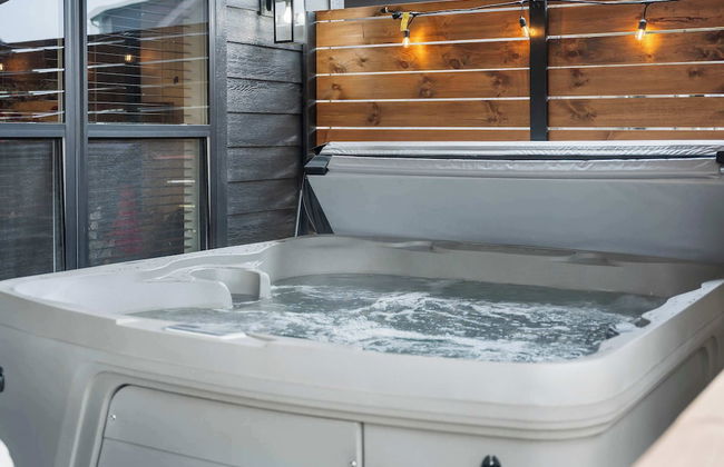 Rocky Shores Retreat - Indoor Pool Open - Photo 36