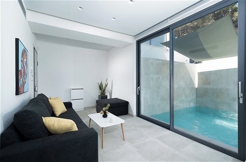 Photo 20 - White Cliff Luxury Suites