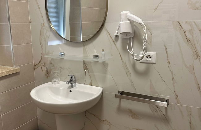 NLM Boutique Suites - Photo 51