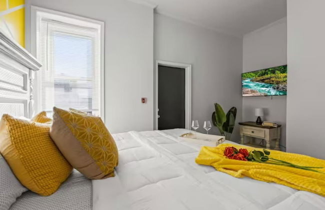 Cozy&Chic 2BR Apartment - Photo 8