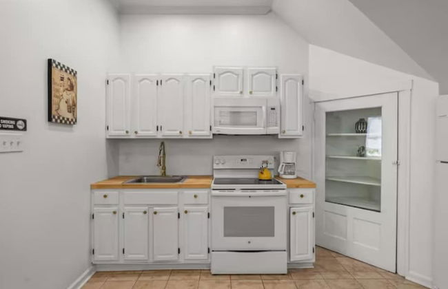 Cozy&Chic 2BR Apartment - Photo 21