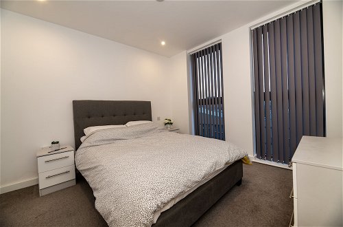 Photo 2 - Spacious & Lovely 1 Bed in Birmingham City Centre