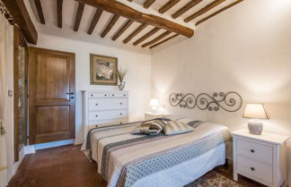 Photo 2 - apartment in the Heart of Radicondoli With Views Over the Hills and Wi-fi