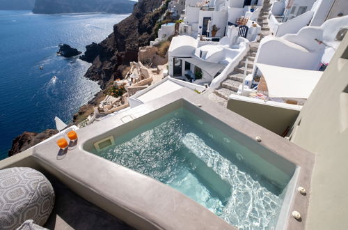 Photo 58 - SantorOia Luxury Suites