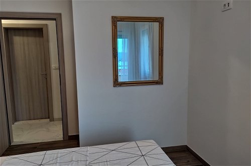 Foto 5 - Immaculate 2-bed Apartment in Okrug Gornji
