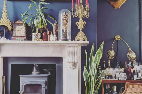 Foto 15 - Incredible & Quirky 2BD Home With Garden - Hackney
