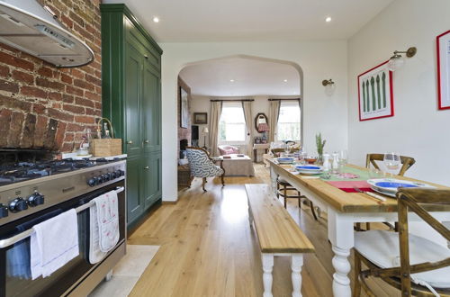 Photo 19 - Delightful Apartment in Brackenbury Village Near Hammersmith by Underthedoormat