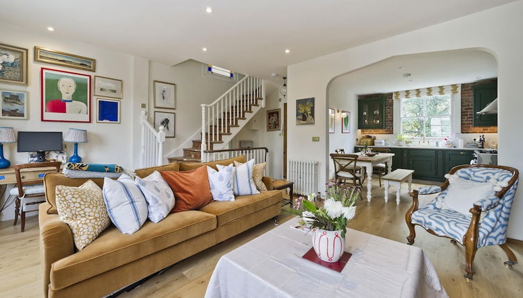 Photo 1 - Delightful Apartment in Brackenbury Village Near Hammersmith by Underthedoormat