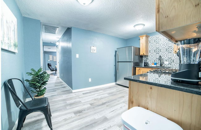 Fascinating 2BR 1BA Near Festive DT and Riverwalk - Photo 6