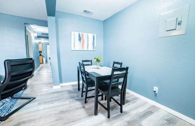 Fascinating 2BR 1BA Near Festive DT and Riverwalk - Photo 5