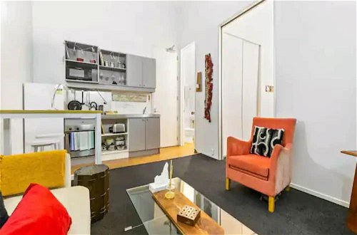Photo 4 - Lovely 1-Bedroom Apartment On Queen Street
