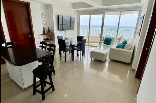 Foto 18 - 2 Bedroom Beachfront Apartment 2p1-al With Pool And Wifi