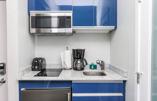 Maverick Suites at 245 Newbury St - Foto 61