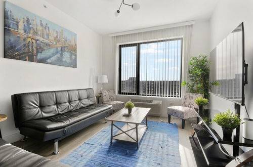 Photo 7 - Luxury 2BR 30 Mins to Manhattan Evonify