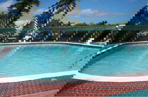 Photo 3 - Oceanview Apt - Montego Bay, Ja, Pool, Bar, Beach
