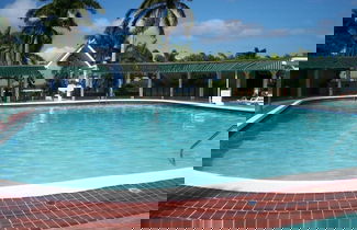 Photo 3 - Oceanview Apt - Montego Bay, Ja, Pool, Bar, Beach