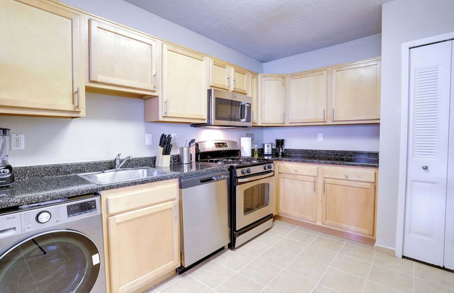 Modern Apartment with Top Amenities - Foto 10