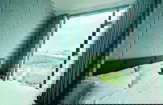 Photo 3 - Empire City View Luxury Apartment