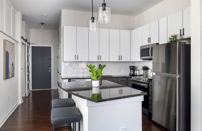 Spacious 2BD With Private Balcony and Free Parking 2 - Foto 11
