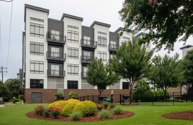 Spacious 2BD With Private Balcony and Free Parking 2 - Foto 34
