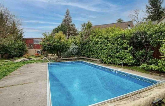Medford Home and 2 Condos With Pool and Hot tub - Foto 28