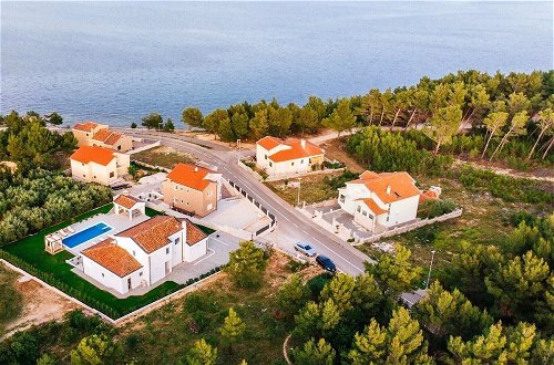 Foto 35 - Splendid Villa With Private Pool, Amazing sea View, Garden With Outside Kitchen