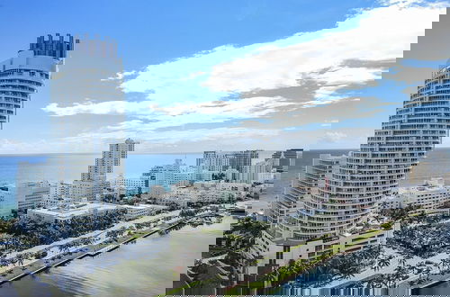 Foto 15 - Studio At Sorrento S- Fontainebleau Miami Beach 1 Bedroom Home by RedAwning
