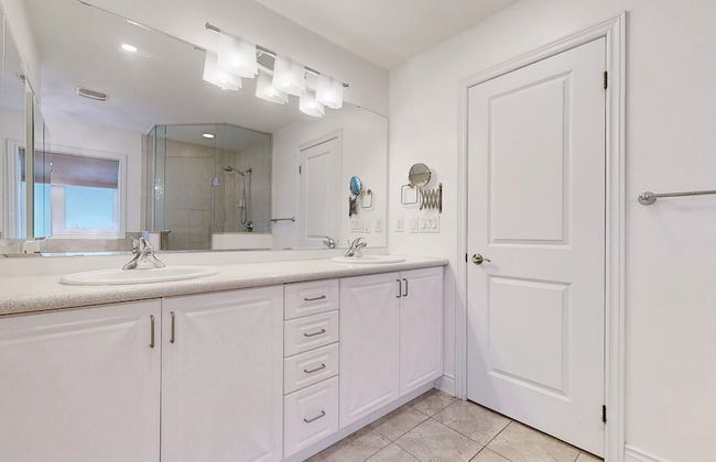 Spacious 4-Bedroom Retreat - Foto 40