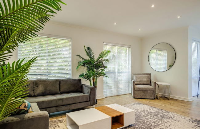 Contemporary Apartment Close to the Radisson Majolica - Foto 14