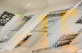 Foto 3 - Contemporary Apartment Close to the Radisson Majolica
