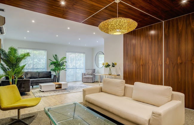 Contemporary Apartment Close to the Radisson Majolica - Foto 18