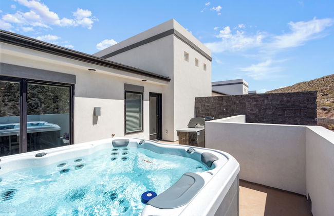 Touch of Class Stunning 5 Bdr! - Foto 65