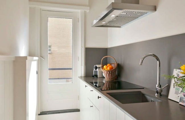 Sunny and Stylish Studio at the Zeedijk of Knokke - Photo 3