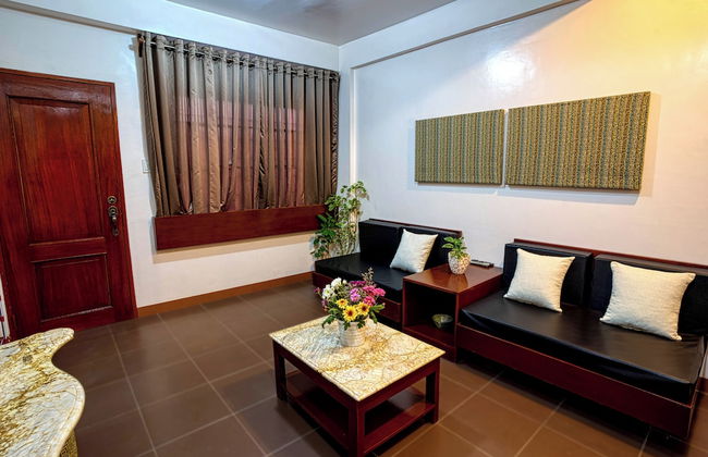 La Casa Española Apartelle - Photo 41