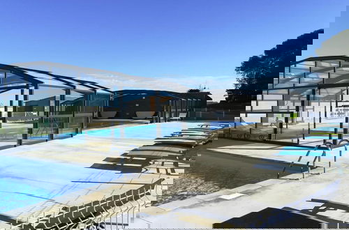 Foto 11 - Cosy Chalet With Shared Pools in Pomerols