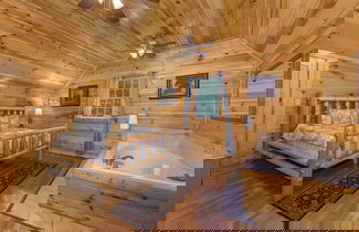 Photo 2 - Smokies Bungalow