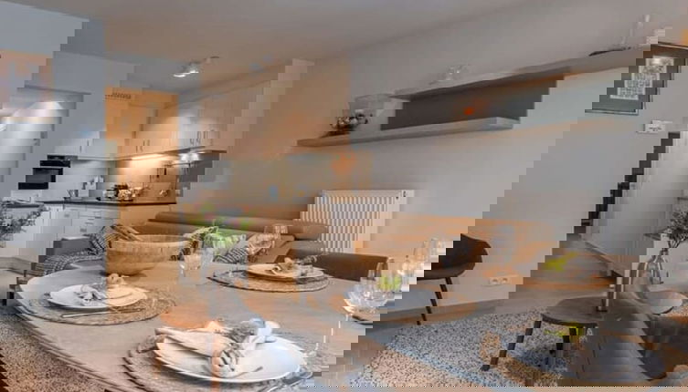 Photo 1 - Comfortable 2 Bedroom Apartment With Sea-view