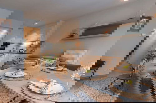 Photo 1 - Comfortable 2 Bedroom Apartment With Sea-view
