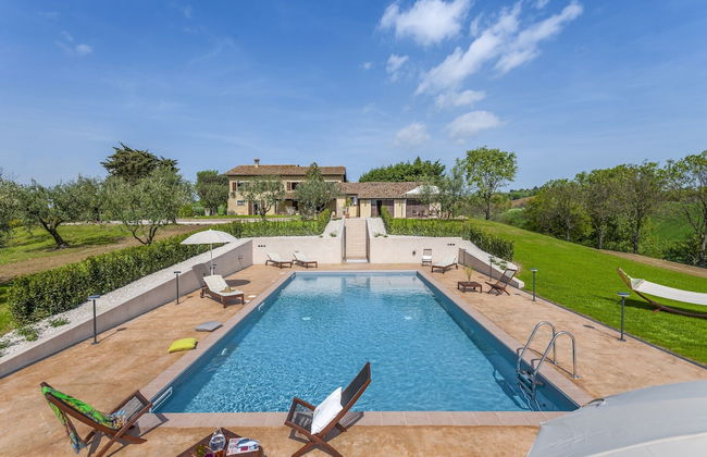 Inviting Holiday Home in San Costanzo With Swimming Pool - Foto 30