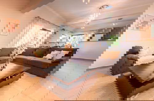 Foto 1 - Phaedrus Living Moschato City Flat