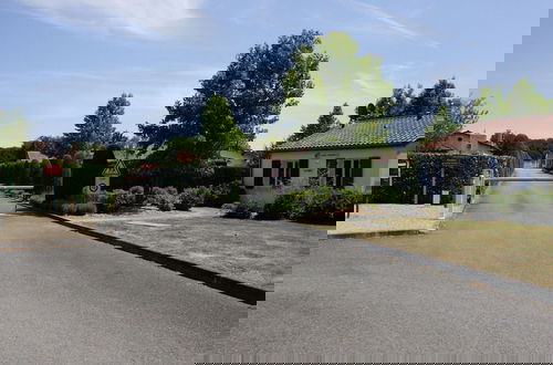 Foto 24 - Welcoming Villa With Shared Pool